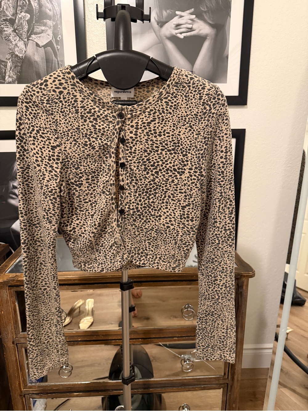 superdown Beige and Black Leopard Print Cropped Top